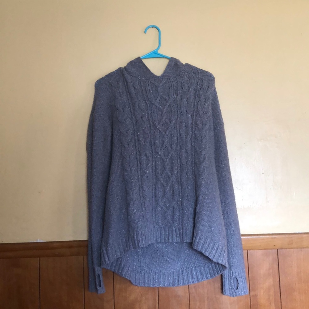 gray hooded sweater